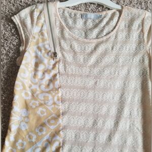 Loghtweight Contrast Top Very Good Condition